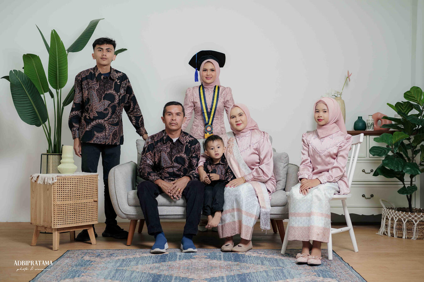 Raudhatul Family Graduation with Adbi Pratama Photo Raudhatul Family Graduation with Adbi Pratama Photo