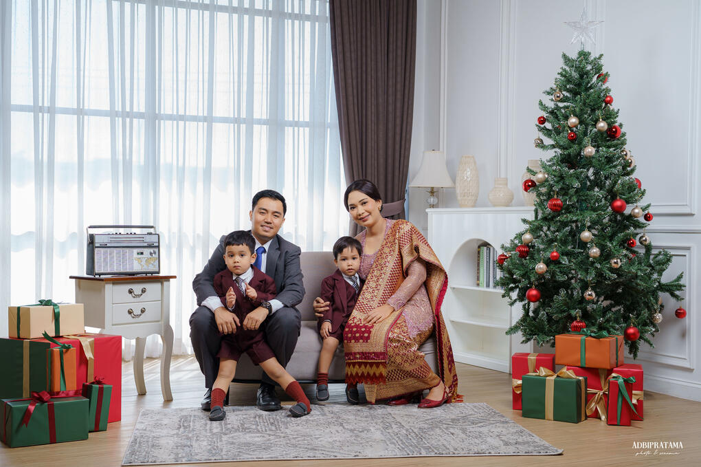 Dr Anissa Family Christmast